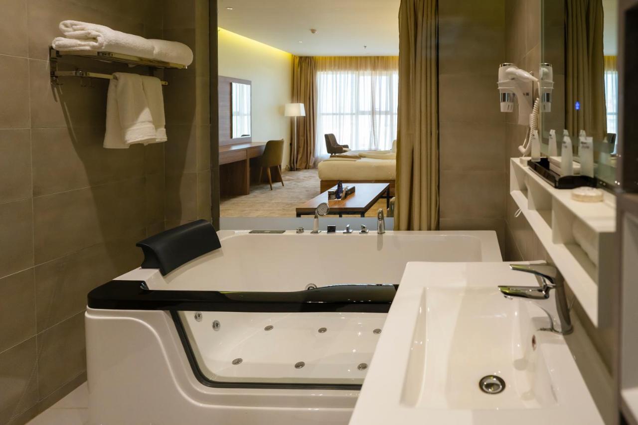 W Suites Hotel Abha Eksteriør billede